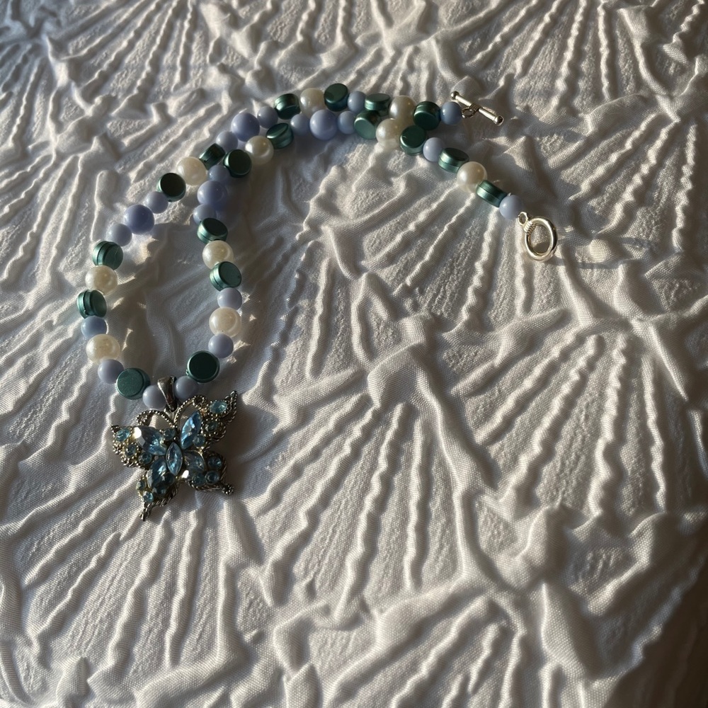 𝐵𝑢𝑡𝑡𝑒𝑟𝑓𝑙𝑦 Kandi Rave Princess Necklace - Picture 4 of 6